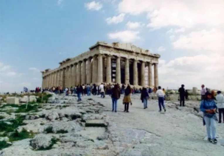 Ajutor extern de 45 de miliarde de euro: Criza fiscala a statului elen va lua sfarsit