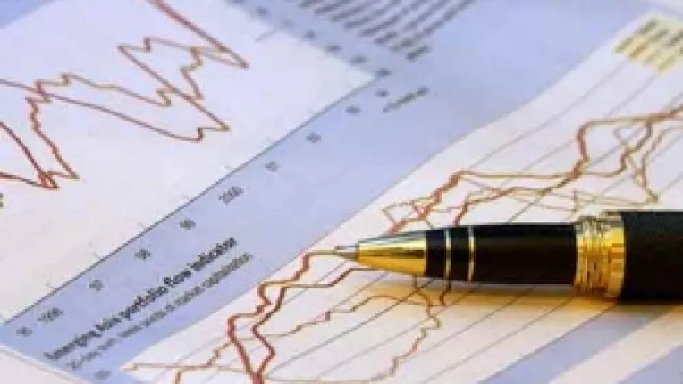 Antieconomice: Masurile anuntate de Basescu adancesc criza