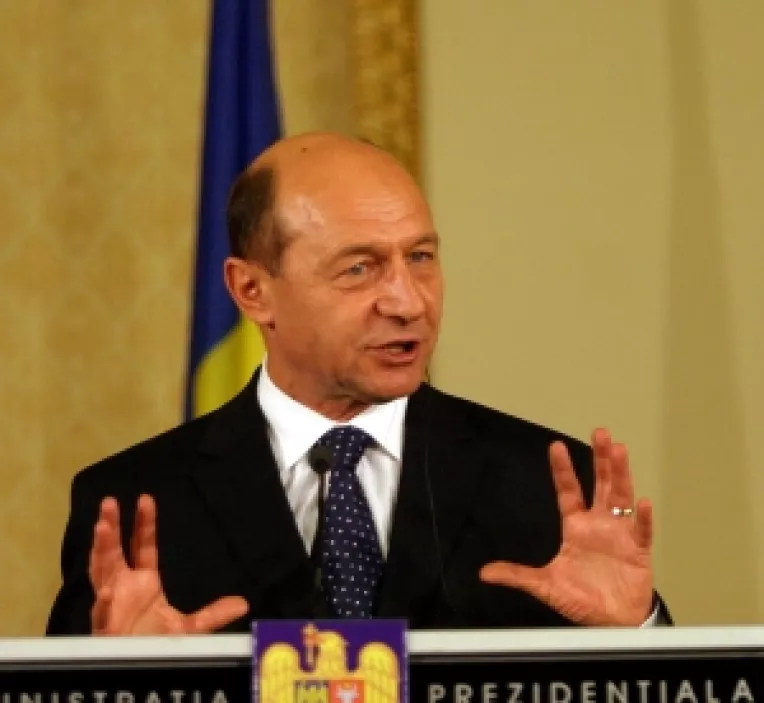 Basescu a cerut PD-L sa intre in lupta directa
