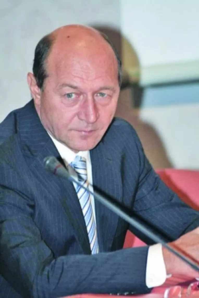 Basescu cere reformarea justitiei si "capul lui Nastase"?