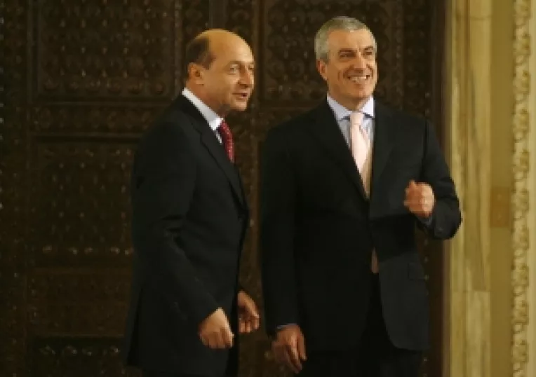 Basescu critica pomenile electorale initiate de Guvern si Parlament