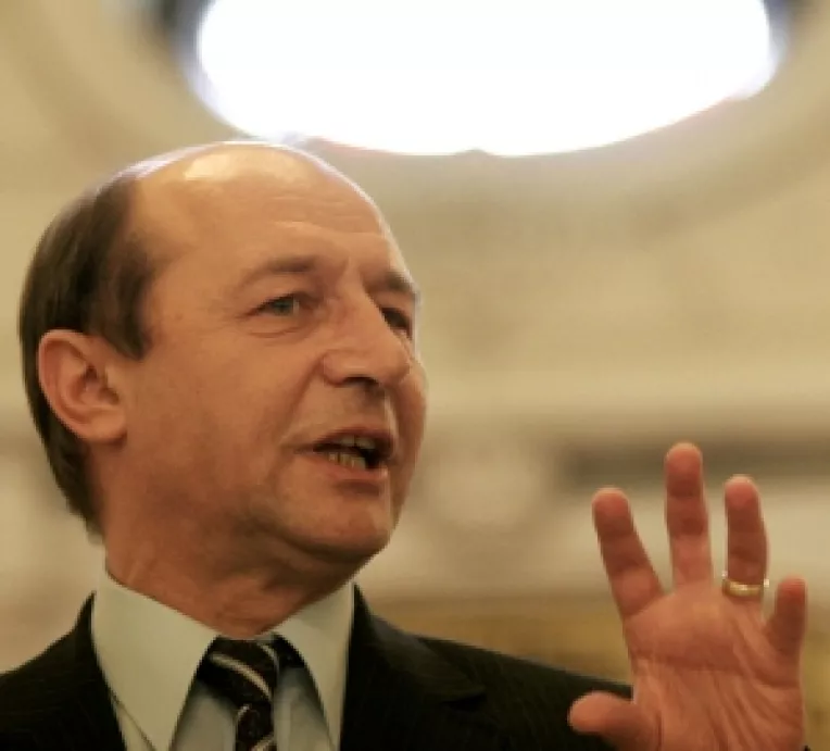 Basescu: In intervalul 12-15 decembrie se poate discuta despre noul Guvern