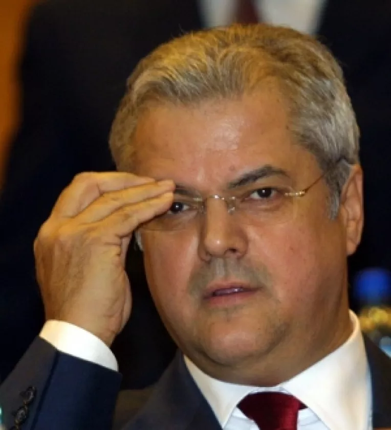 Cartea lui Adrian Nastase, "Codul Zambaccian 2",  va ajunge si la Penitenciarului Rahova