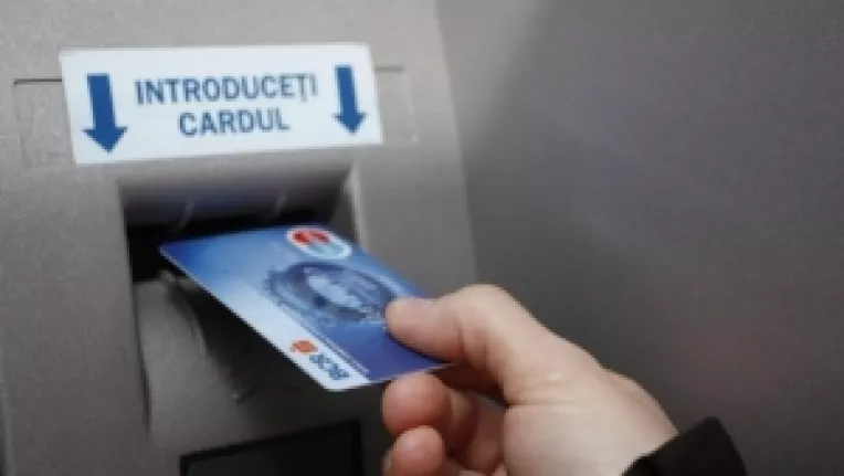 Clientii BCR nu-si vor putea folosi cardurile, in ziua de 1 ianuarie 2018, in intervalul orar 03:30 - 07:30 si 10:00 - 12:00