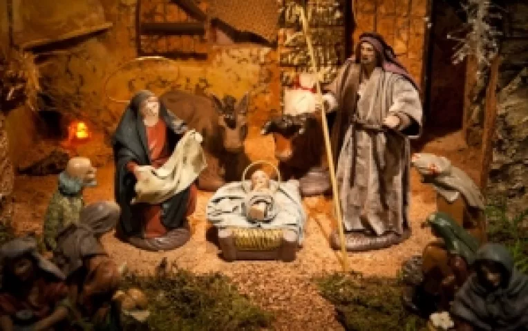 Craciun : Cum l-a nascut Maica Domnului pe Iisus Christos intr-o iesle