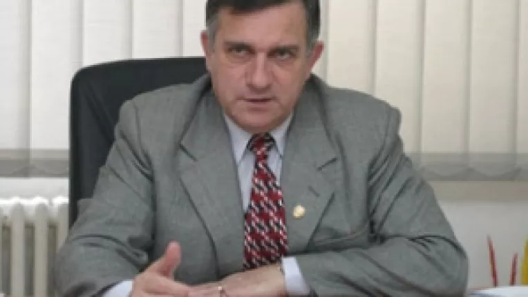 Funar: Este firesc, normal si legal ca alegerile sa fie amanate