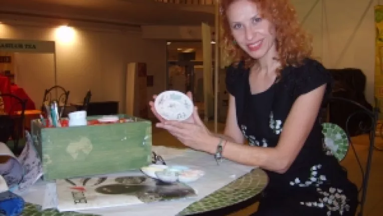 Hajnalka Stefan, fondator Ch‘artist: "Noi le permitem oamenilor sa-si descopere si sa-si evidentieze talentele artistice latente!" 