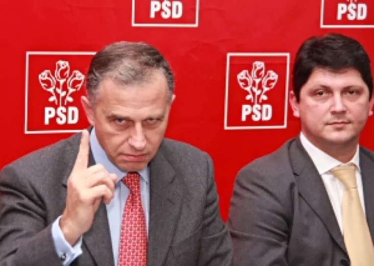 Impotriva poftei lui Basescu
Geoana : Majoritatea parlamentara care se va forma dupa alegerile din 30 noiembrie trebuie sa guverneze
