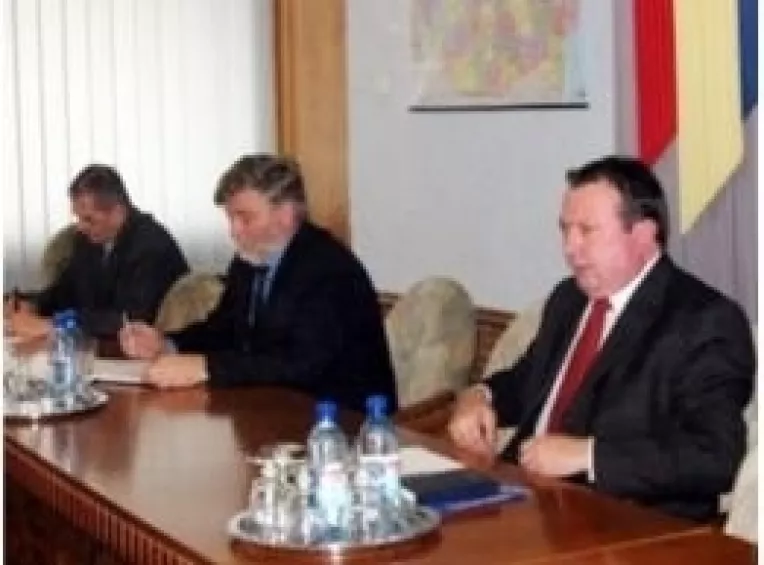 Peste 300.000 de satmareni sunt asteptati duminica la urne