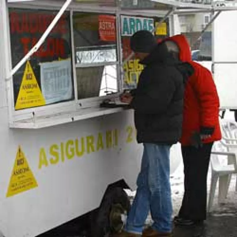 Polite RCA garnisite cu Carte Verde si bonusuri