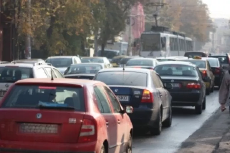 Taxa de poluare inclusiv pentru masinile cu motor