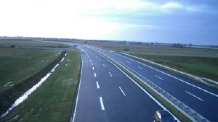 Transporturile au bani de expropriere pentru autostrada Deva-Orastie
